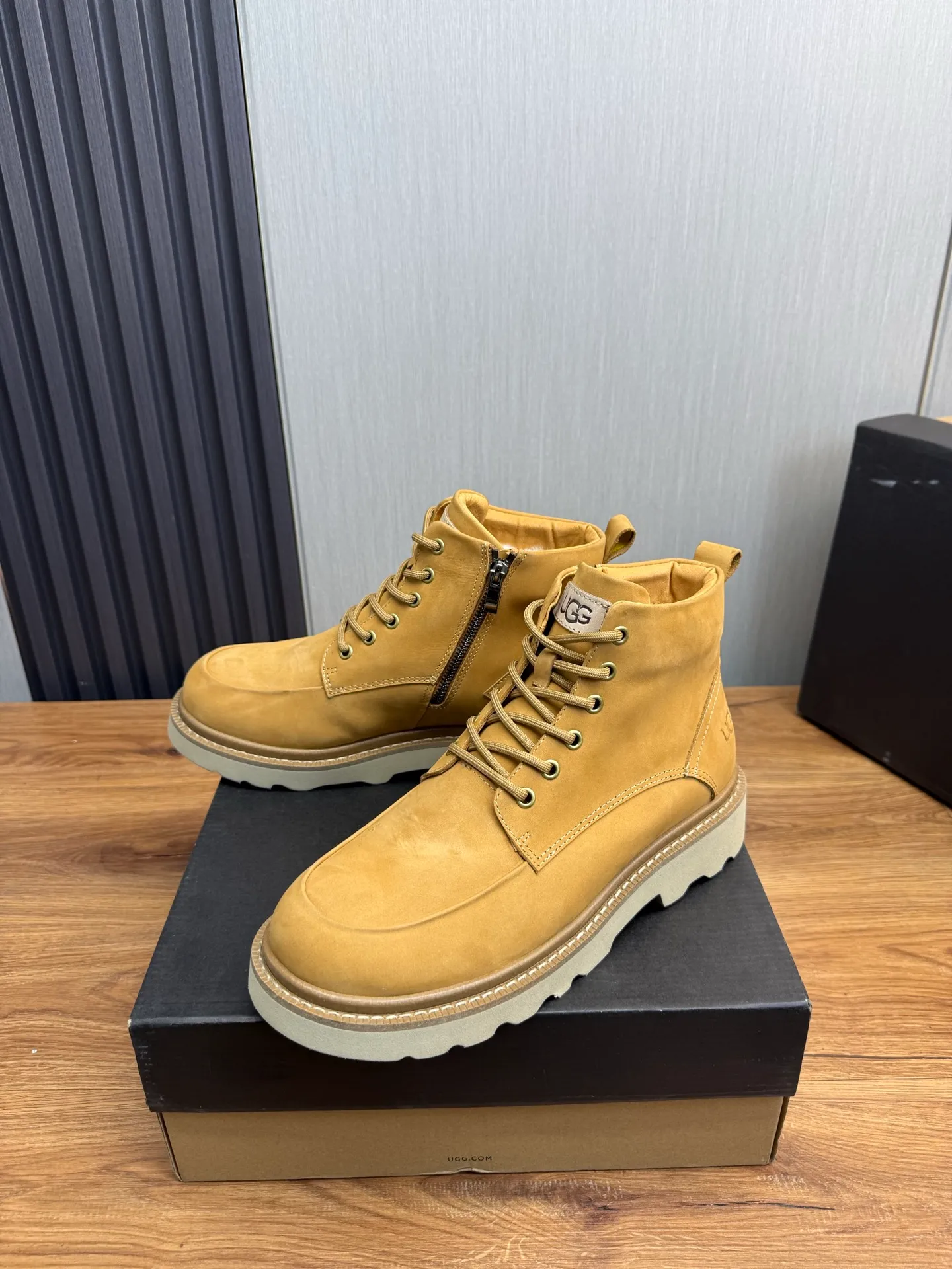 Factory price 640💰 [UGG] Men's hot winter warm boots🐑Simple and fashionable design, cowhide➕comfortable and warm wool lining. Soft and comfortable to wear, good warmth retention, and excellent foot feel. Regular size 38-45
